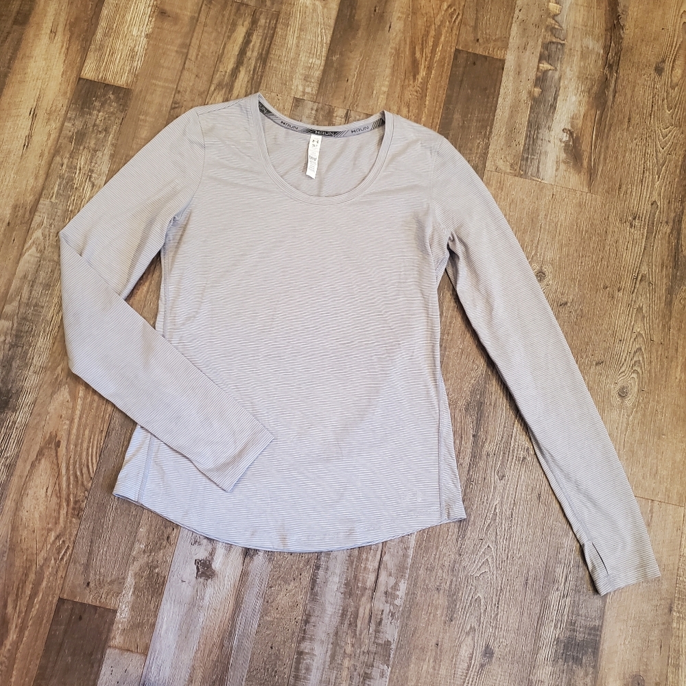 Under Armour longsleeve tshirt